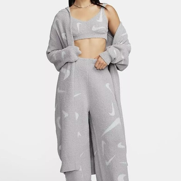 Nike Phoenix Cozy Boucle Long Knit Cardigan Women Grey FD4282-077 Women's Medium - Picture 3 of 9